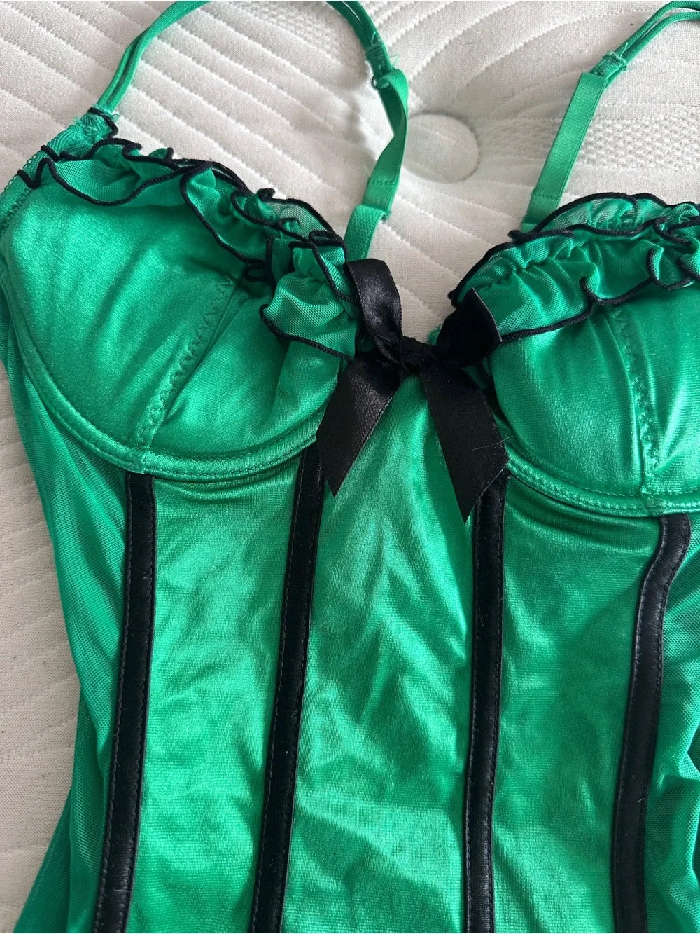 Vintage Emerald Green Chemise with Black Trim - Picture 3 of 7